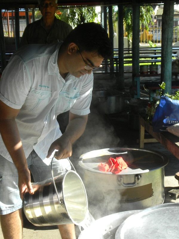 AOL President helping in food preparation